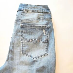 Mudd Stretch High Rise Jeggings Sz 9/29W. Distressed w/ Patches High Low Ankle